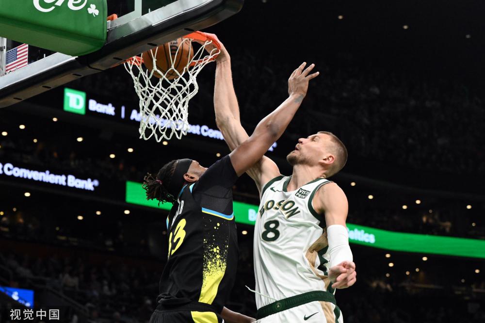 站在球门线 站在球门线